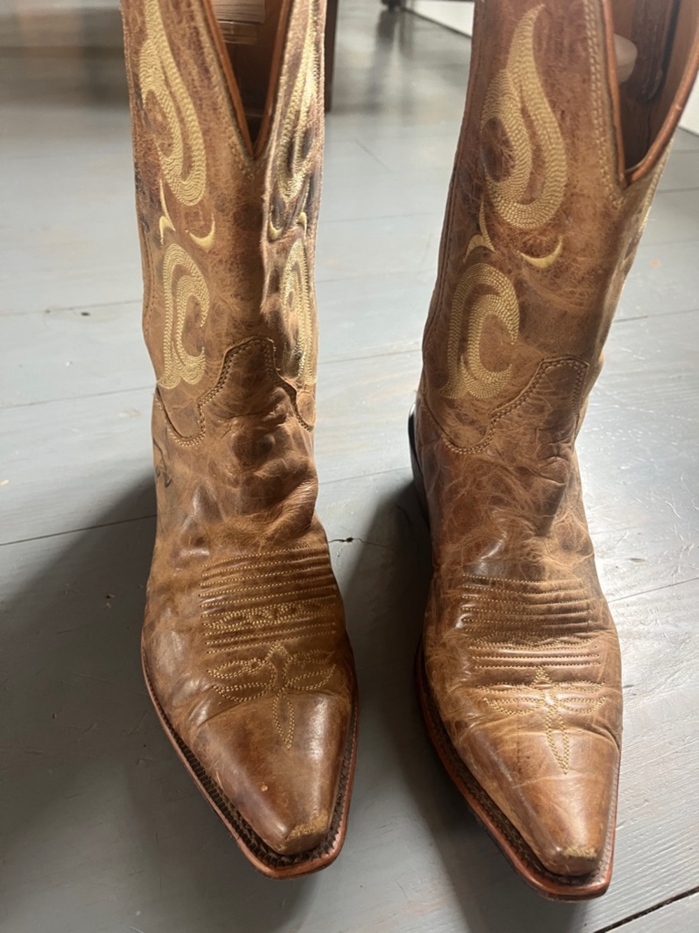 Justin Boots Brown Leather Western Heeled Boots with Cream Stitching - Picture 3 of 10
